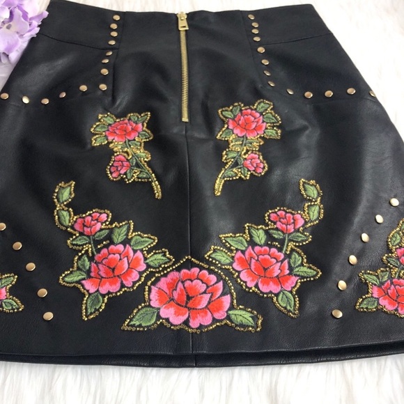 Topshop Floral Embroidered studded Black Skirt - Picture 3 of 4